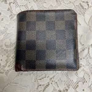 Vintage, Authentic Louis Vuitton Famier Ebene Mens Credit Wallet 4.5in x 4in