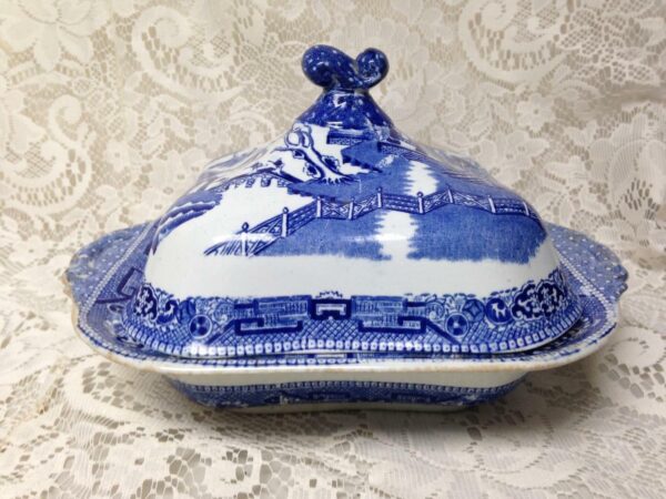 Antique, Ridgway, England, Blue Willow Covered Bowl-Soup Tureen 10.5inW x 6.5inT