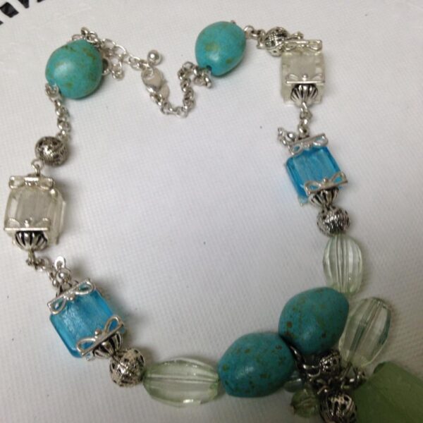 Vintage, Avon, Synthetic Jade, Turquoise and Glass Beads 18in Necklace