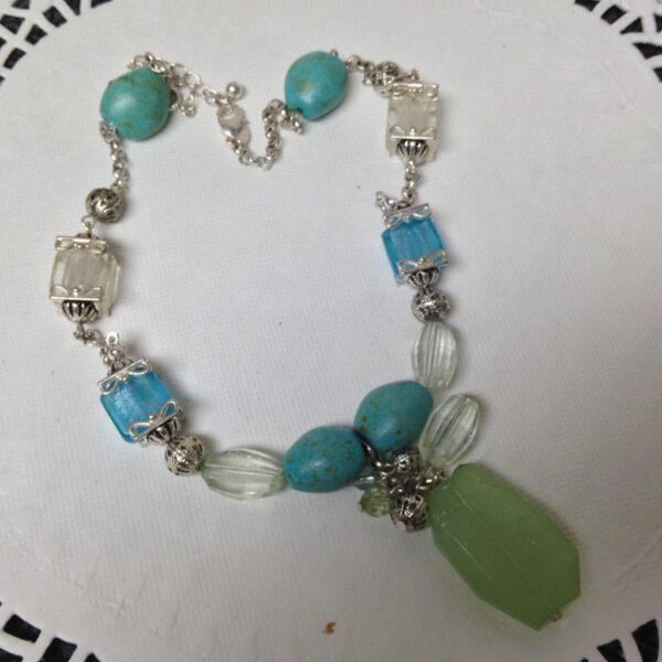 Vintage, Avon, Synthetic Jade, Turquoise and Glass Beads 18in Necklace