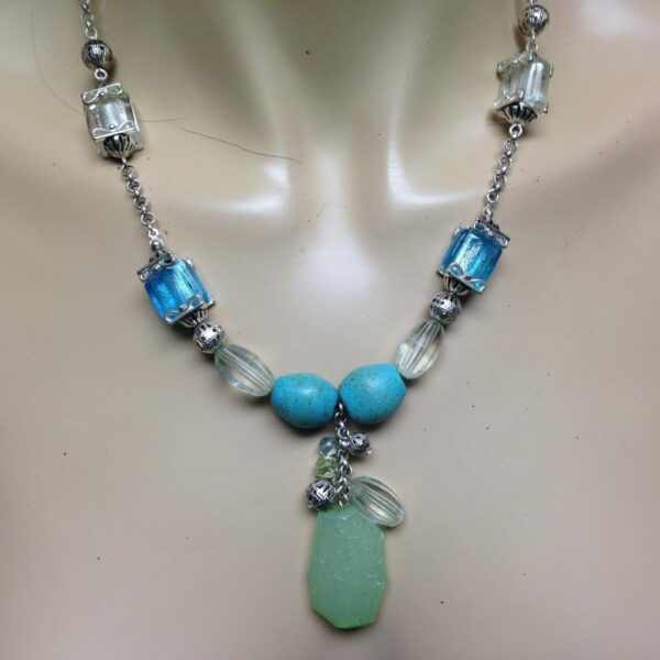 Vintage, Avon, Synthetic Jade, Turquoise and Glass Beads 18in Necklace