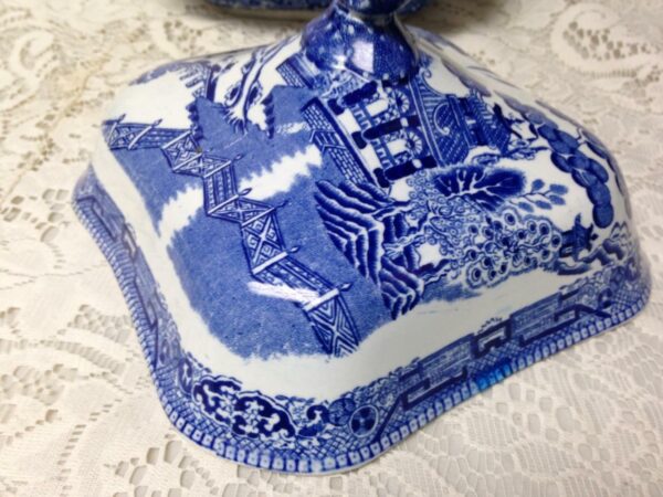 Antique, Ridgway, England, Blue Willow Covered Bowl-Soup Tureen 10.5inW x 6.5inT