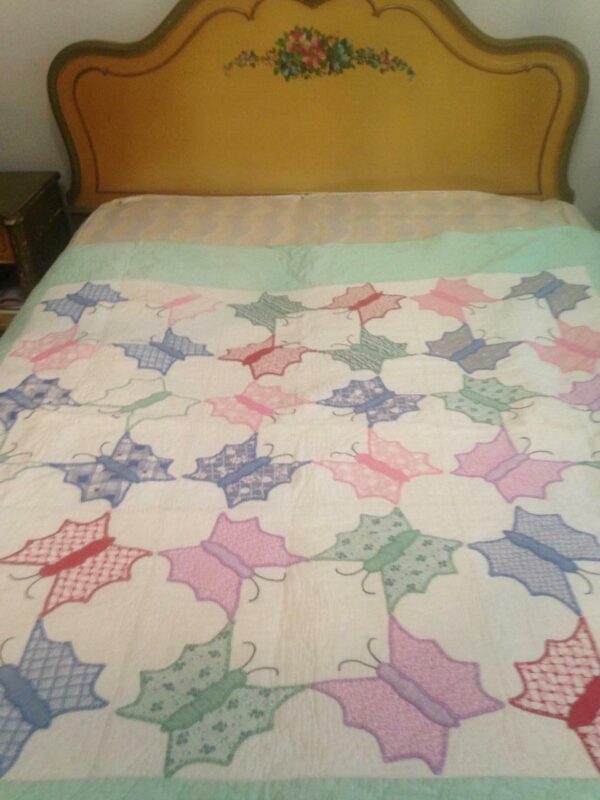 Vintage, Beautiful Butterfly Quiltt, Coverlet, Bed spread 64in x 64in