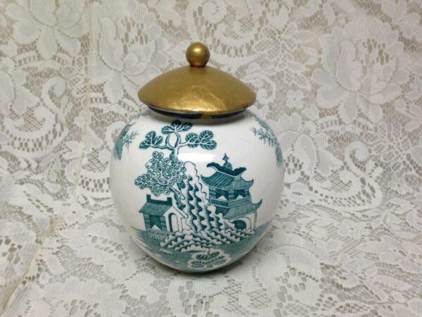 Vintage, Rare, Mason's England, 6in T x 4.5in D Green- Blue Willow Tea Jar