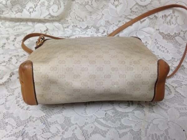 Vintage Gucci Italy Beige Mono-Brown Leather Trim Cross Body 9in x 6.5in x 3in