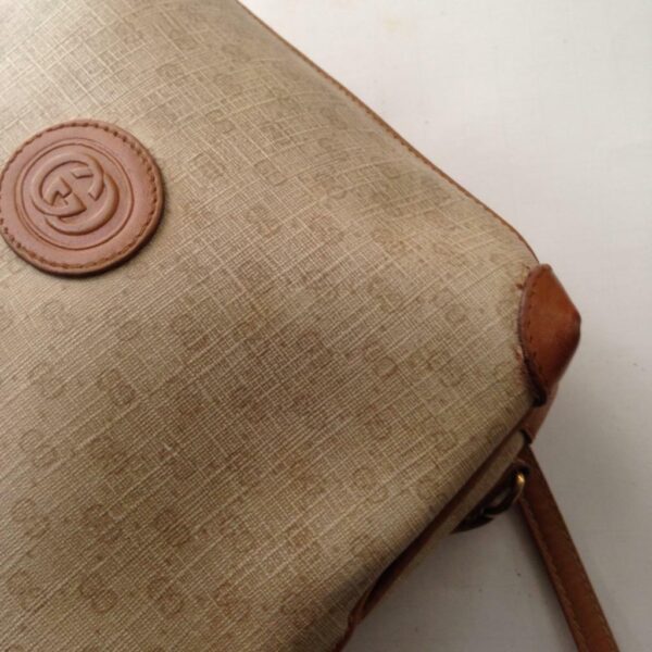 Vintage Gucci Italy Beige Mono-Brown Leather Trim Cross Body 9in x 6.5in x 3in