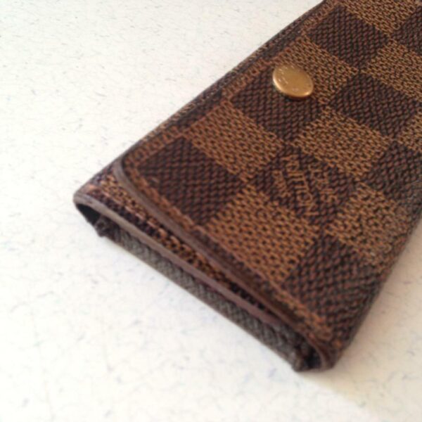 Authentic, Louis Vuitton, Damier Ebene 4-Hooks Key Case 4in x 2in TH0939