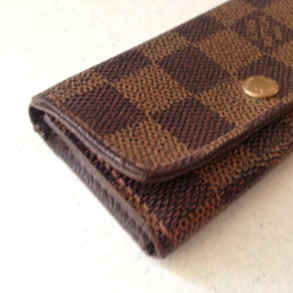 Authentic, Louis Vuitton, Damier Ebene 4-Hooks Key Case 4in x 2in TH0939