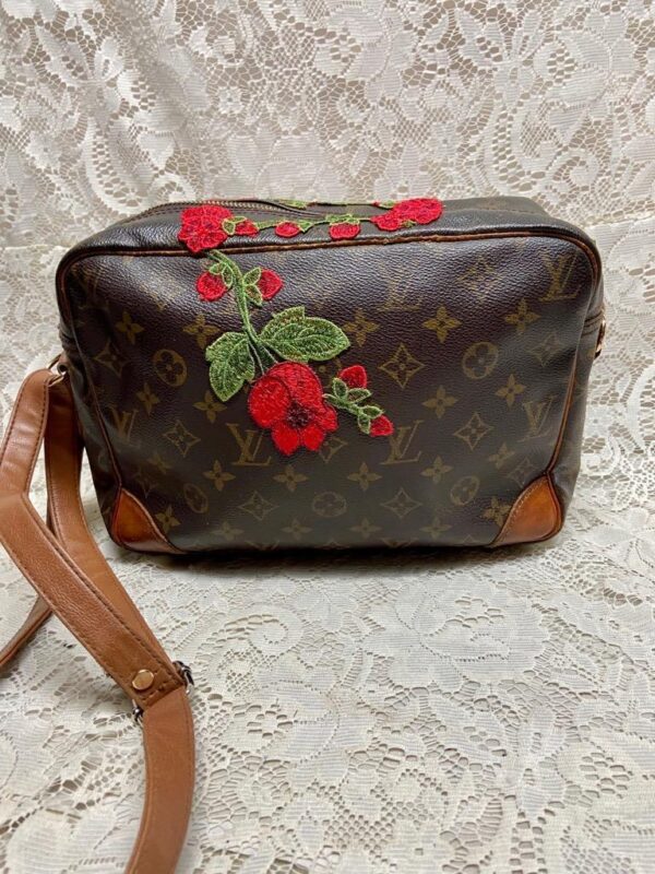 Authentic Louis Vuitton Brown Mono Amazon-Nile Crossbody 11inx8inx4.5in (TH8911)