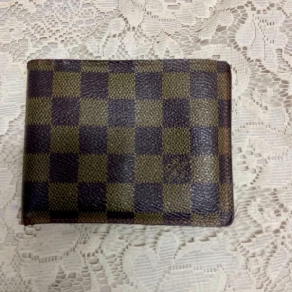 Vintage, Authentic Louis Vuitton Famier Ebene Mens Credit Wallet 5in x 4in