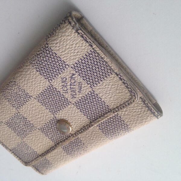 Authentic, Louis Vuitton, Damier Azuzr 6-Hooks Key Case 4.5in x 3in (CT5017)