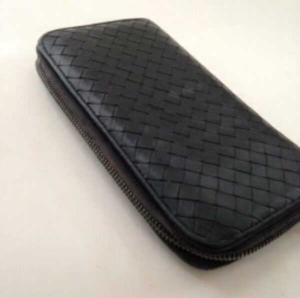 Authentic Bottega Veneta Black Leather Zippy Long Wallet 7.5in x 4.5in