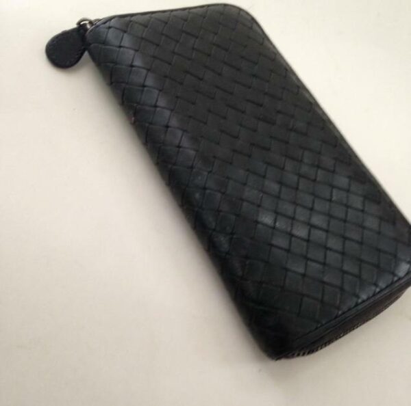 Authentic Bottega Veneta Black Leather Zippy Long Wallet 7.5in x 4.5in