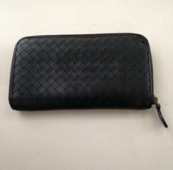 Authentic Bottega Veneta Black Leather Zippy Long Wallet 7.5in x 4.5in