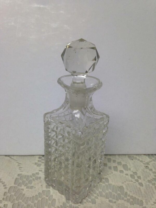 Vintage, Art Deco 4.25in Tall, 4-Sided Diamond Cut Glass Perfume Bottle with Lid