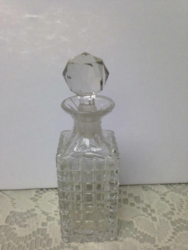 Vintage, Art Deco 4.25in Tall, 4-Sided Diamond Cut Glass Perfume Bottle with Lid