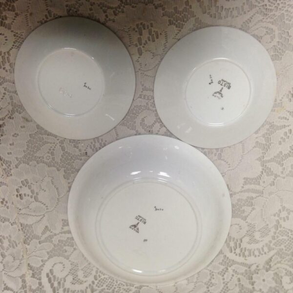 Vintage, Bisto England, 3-pc Brown - Blue Willow Dessert Bowl Set