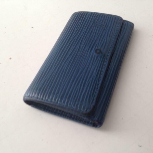 Louis Vuitton, Blue Epi Leather 4-Hooks Key Case 4.25in x 2.5in (CA0010)