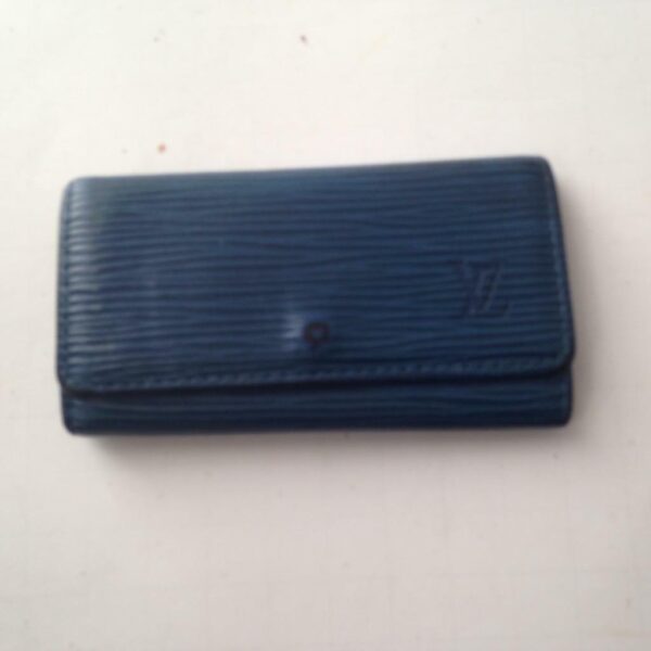 Louis Vuitton, Blue Epi Leather 4-Hooks Key Case 4.25in x 2.5in (CA0010)