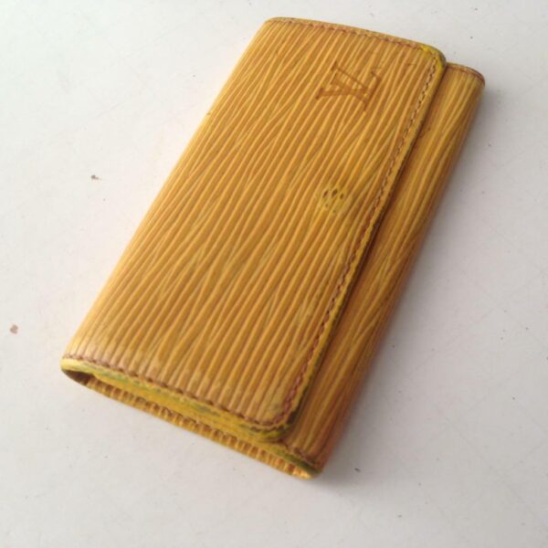 Louis Vuitton, Yellow Epi Leather 4-Hooks Key Case 4.25in x 2.5in (CA0999)