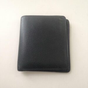 Authentic Louis Vuitton Black Taiga Leather Mens Wallet 4in x 4in (MI1017)