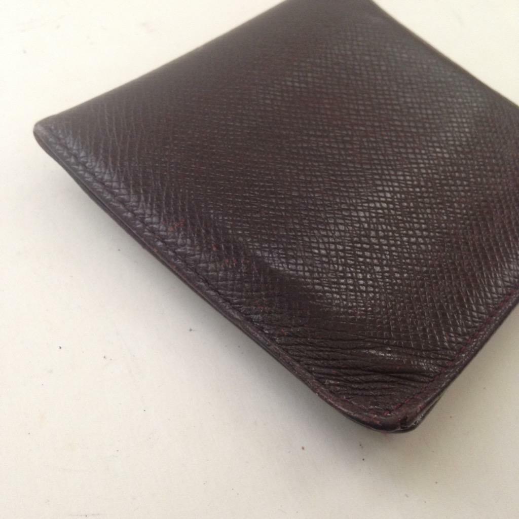 Authentic Louis Vuitton Brown Taiga Leather Mens Wallet 4in x 4in (VI0032)