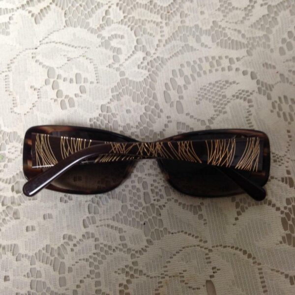 Vera Wang Brown Tortoise Sunglasses with Original Case