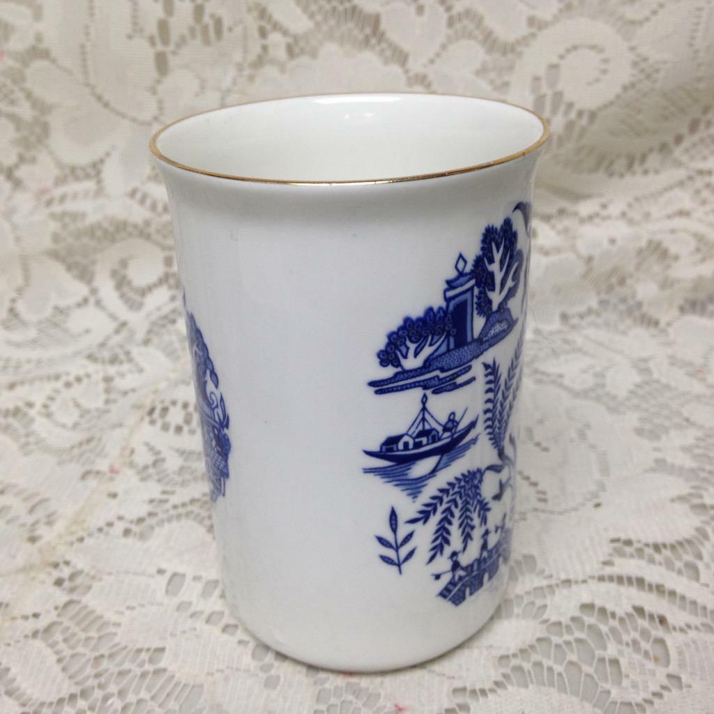 Vintage, St. George- England, Blue Willow Mug 4.25in x 4in