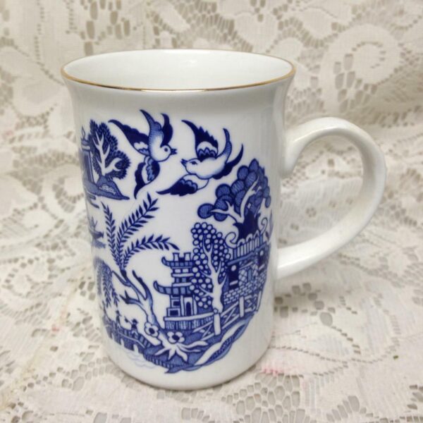 Vintage, St. George- England, Blue Willow Mug 4.25in x 4in