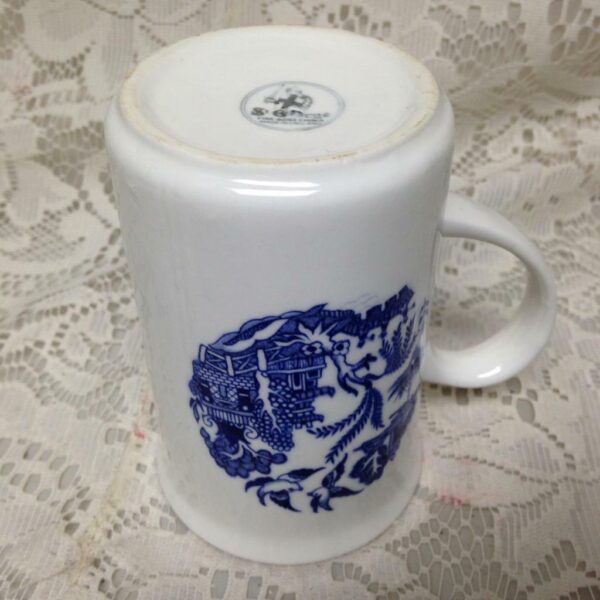 Vintage, St. George- England, Blue Willow Mug 4.25in x 4in