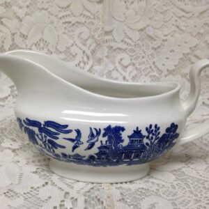 Vintage, Churchill, England, Blue Willow Gravy Boat 8inL x 3in W x 4in H