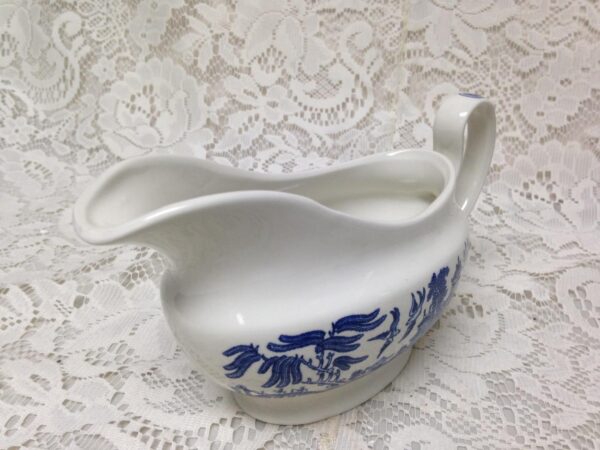 Vintage, Churchill, England, Blue Willow Gravy Boat 8inL x 3in W x 4in H