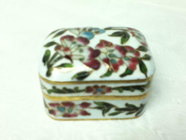 Vintage, Elegant, Cloissone Rectangular Hinged Trinket Box 2in x 1.5in x 1.5in