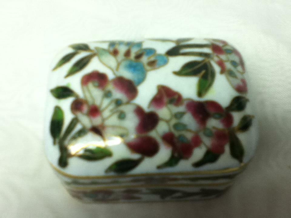 Vintage, Elegant, Cloissone Rectangular Hinged Trinket Box 2in x 1.5in x 1.5in