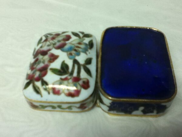 Vintage, Elegant, Cloissone Rectangular Hinged Trinket Box 2in x 1.5in x 1.5in