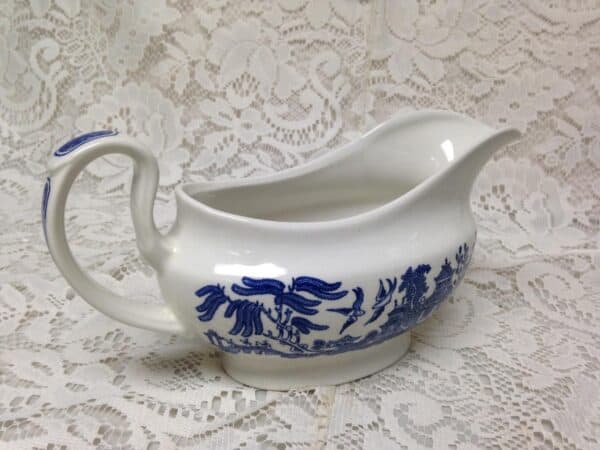 Vintage, Churchill, England, Blue Willow Gravy Boat 8inL x 3in W x 4in H