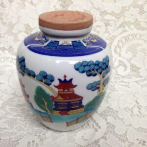 Vintage, Japan, Gaudy Blue Willow Tea Jar 5in H x 4in W (A)