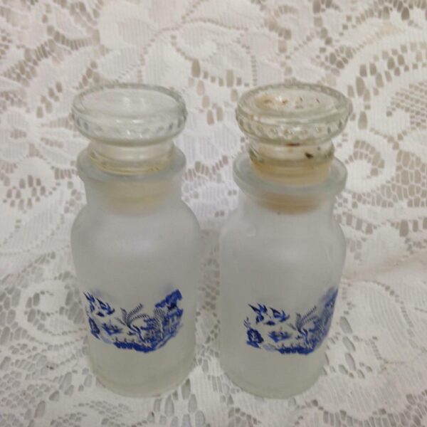 Vintage, 2pc Blue Willow Glass Salt and Pepper Jars (B)