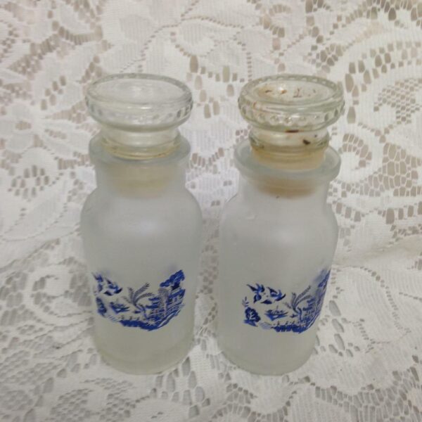 Vintage, 2pc Blue Willow Glass Salt and Pepper Jars (B)