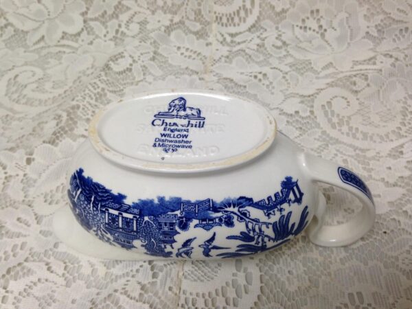 Vintage, Churchill, England, Blue Willow Gravy Boat 8inL x 3in W x 4in H