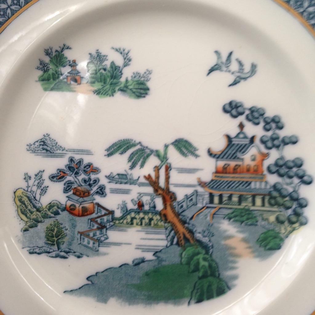 Woods & Son, Pekin Royal Gaudy Blue Willow 9in Dinner Plate