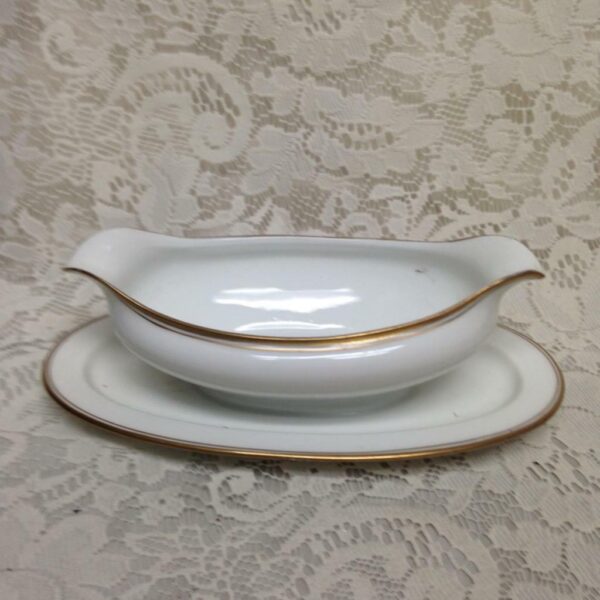 Favorite, Hutschenreuther, Bavaria White-Gold Gravy Boat 9in x 5in x 3in