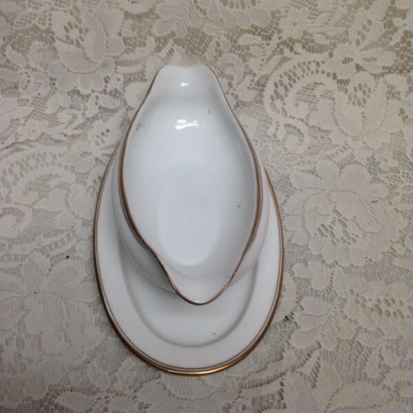 Favorite, Hutschenreuther, Bavaria White-Gold Gravy Boat 9in x 5in x 3in