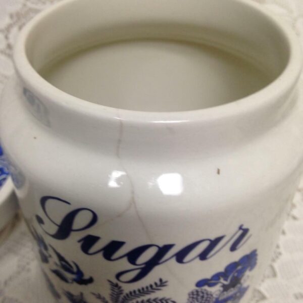 Vintage, Price Kensington, England Blue Willow Sugar Canister w/ Lid 5in x 4in