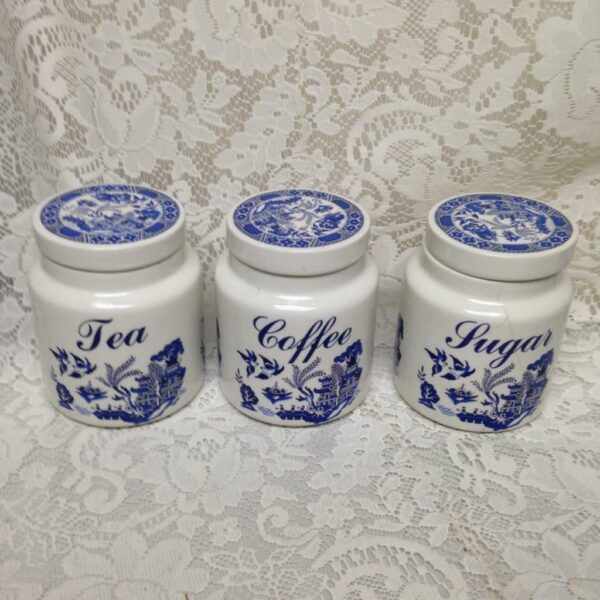 Vintage, Price Kensington, England Blue Willow Sugar Canister w/ Lid 5in x 4in