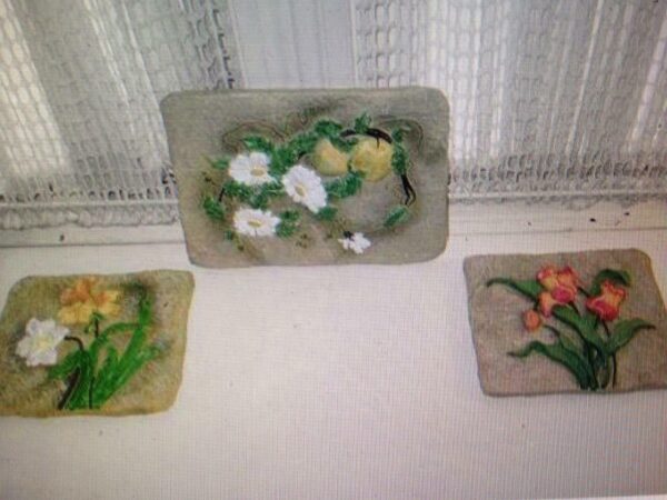 Beautiful, Heavy 3-pc Decorative Floral Garden Plaques