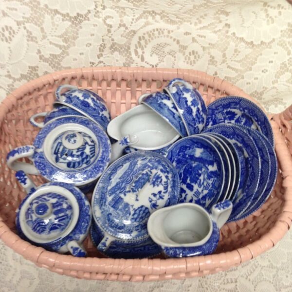 Vintage, Made in Japan Blue Willow 21pc Child’s Tea - Dinner Set w/ Pink Basket