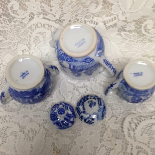 Vintage, Made in Japan Blue Willow 21pc Child’s Tea - Dinner Set w/ Pink Basket