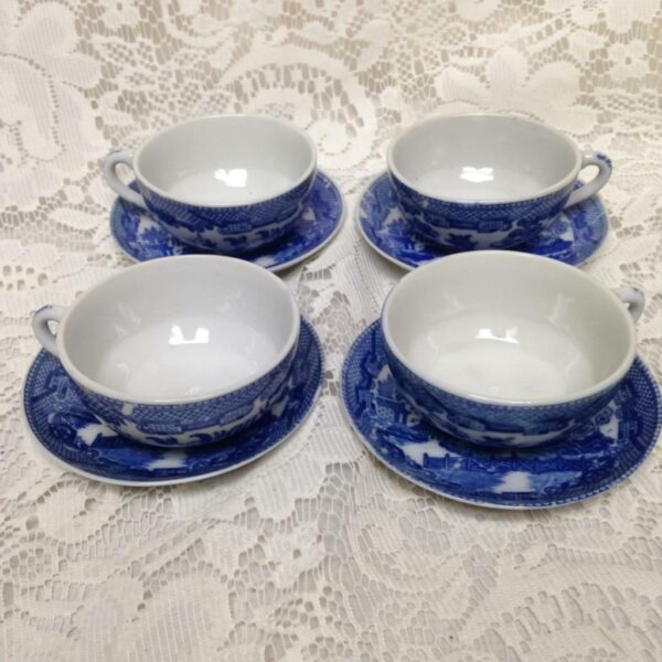 Vintage, Made in Japan Blue Willow 21pc Child’s Tea - Dinner Set w/ Pink Basket