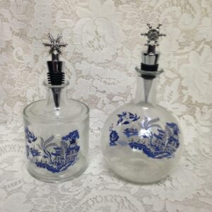 Blue Willow Oil and Vinegar Set 7in x 5in; 8in x 4.5in